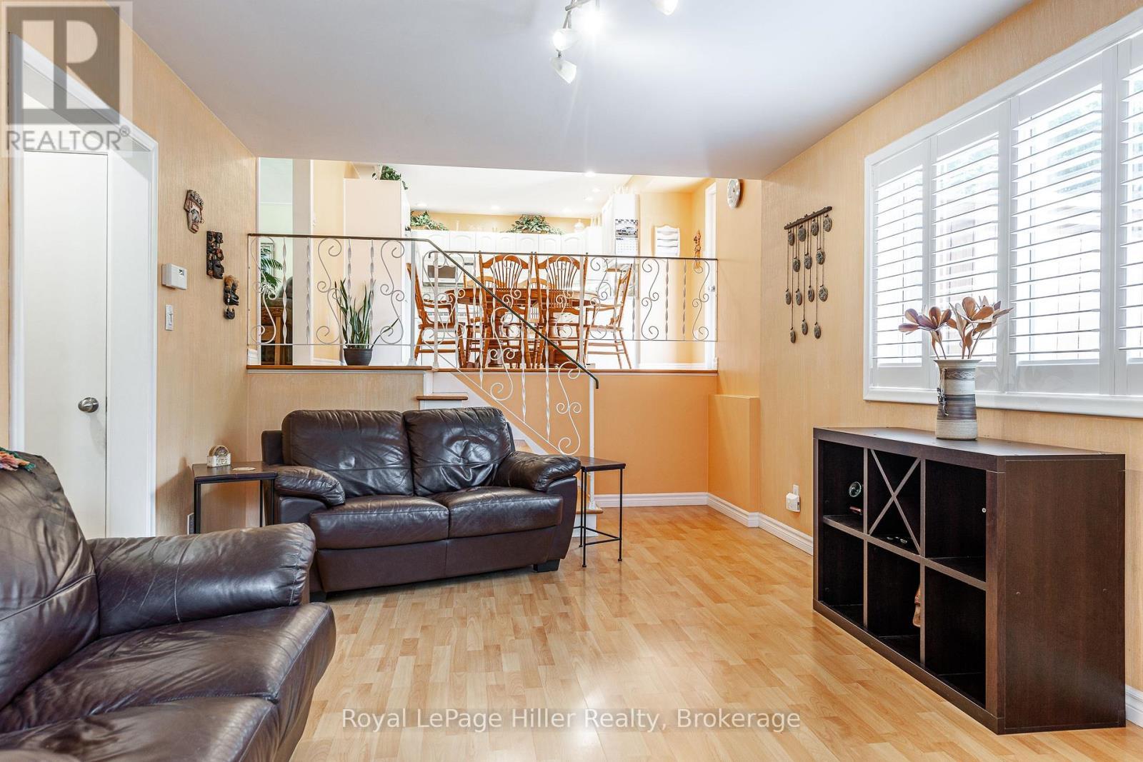 












330 BRITANNIA STREET

,
Stratford,




Ontario
N5A5Z8

