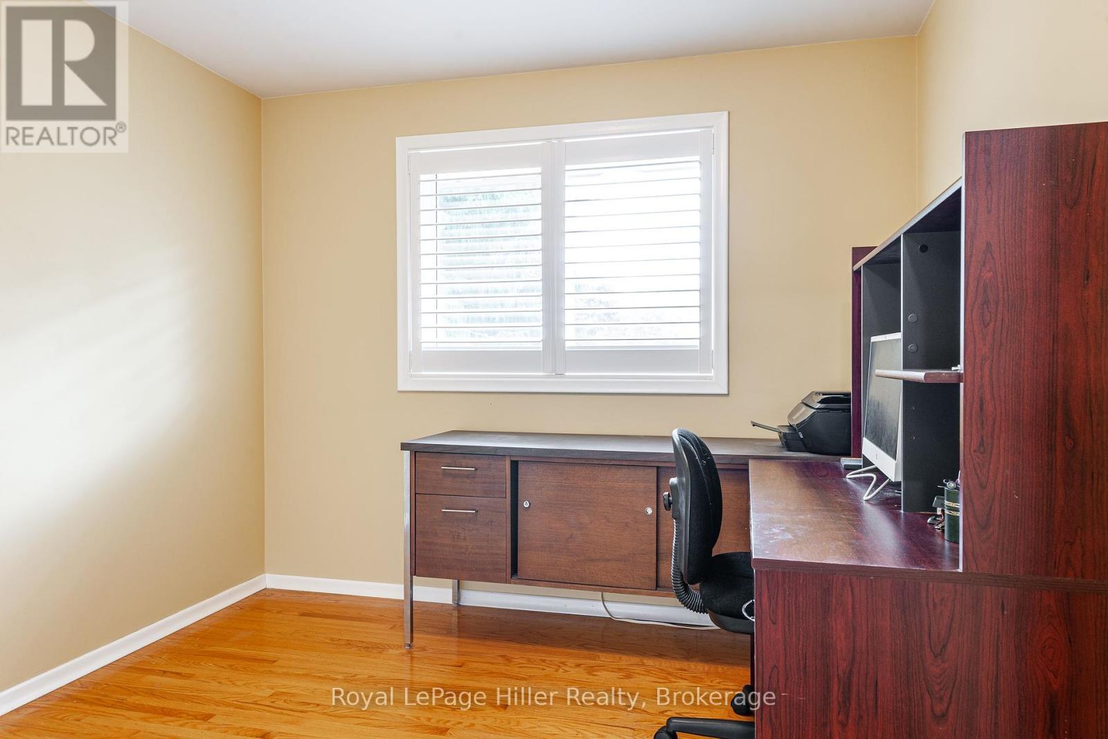 












330 BRITANNIA STREET

,
Stratford,




Ontario
N5A5Z8

