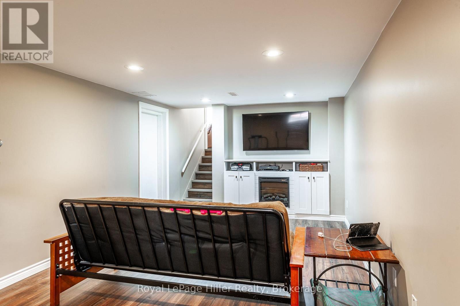 












330 BRITANNIA STREET

,
Stratford,




Ontario
N5A5Z8

