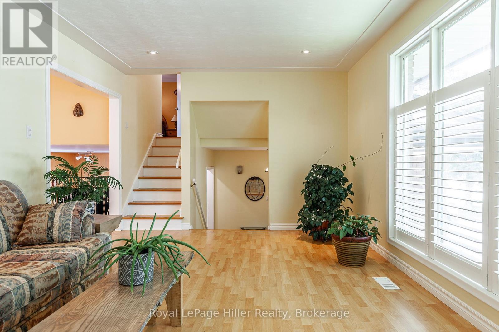 












330 BRITANNIA STREET

,
Stratford,




Ontario
N5A5Z8

