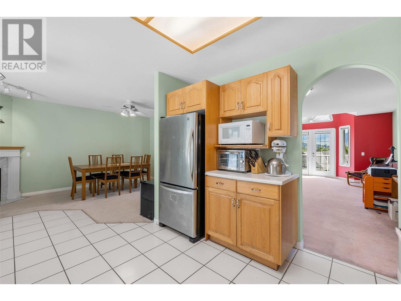 












129 Applecrest Court

,
Kelowna,




British Columbia
V1V1W6

