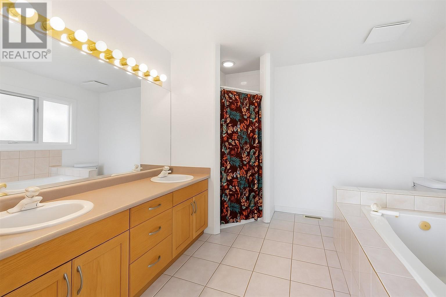 












129 Applecrest Court

,
Kelowna,




British Columbia
V1V1W6


