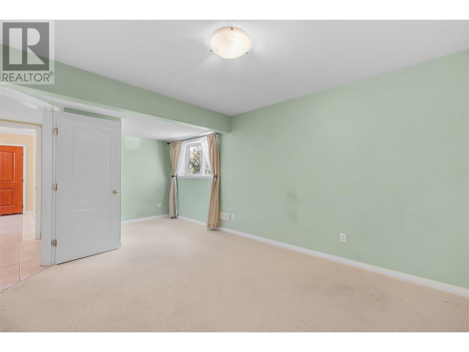 












129 Applecrest Court

,
Kelowna,




British Columbia
V1V1W6

