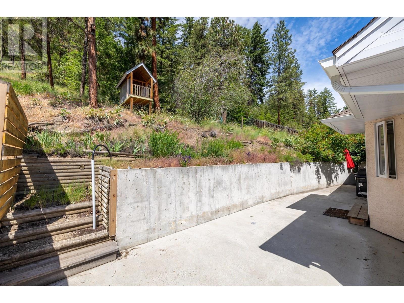 












129 Applecrest Court

,
Kelowna,




British Columbia
V1V1W6

