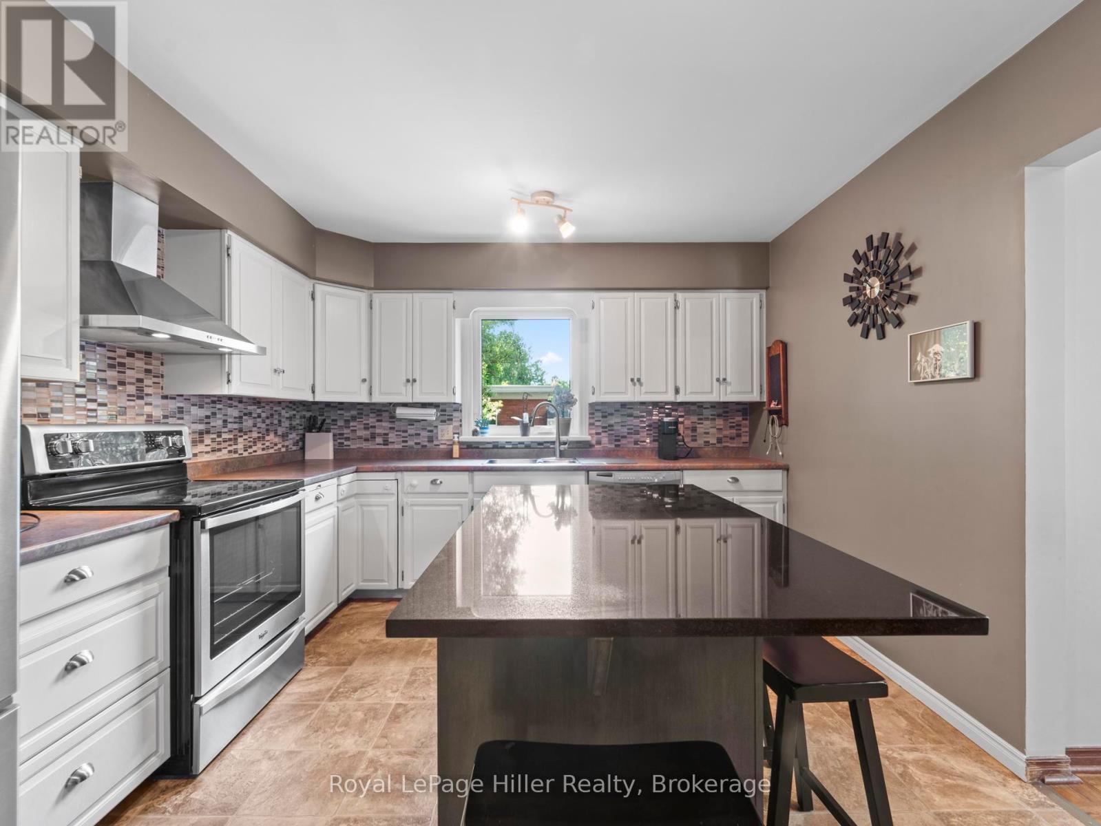 












97 JOHN STREET N

,
Stratford,




Ontario
N5A6K8

