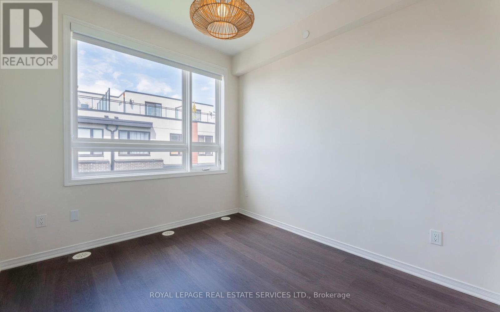 












302 - 1110 BRIAR HILL AVENUE

,
Toronto,




Ontario
M6B0A9

