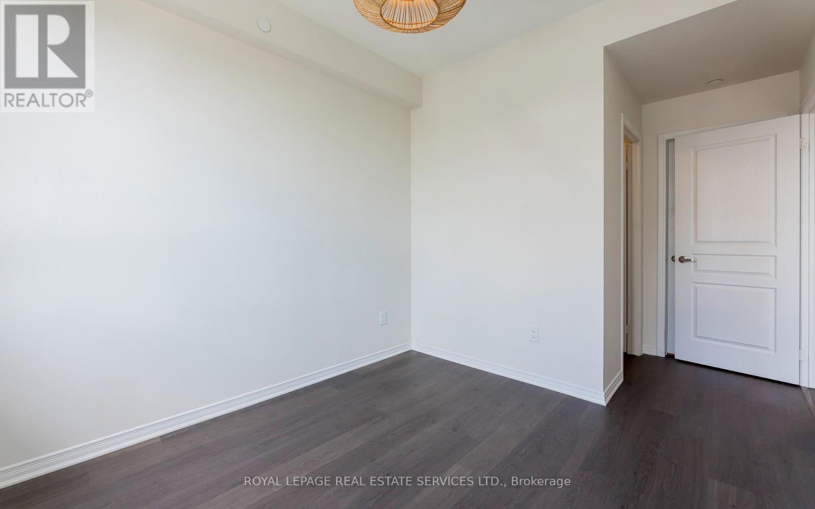 












302 - 1110 BRIAR HILL AVENUE

,
Toronto,




Ontario
M6B0A9

