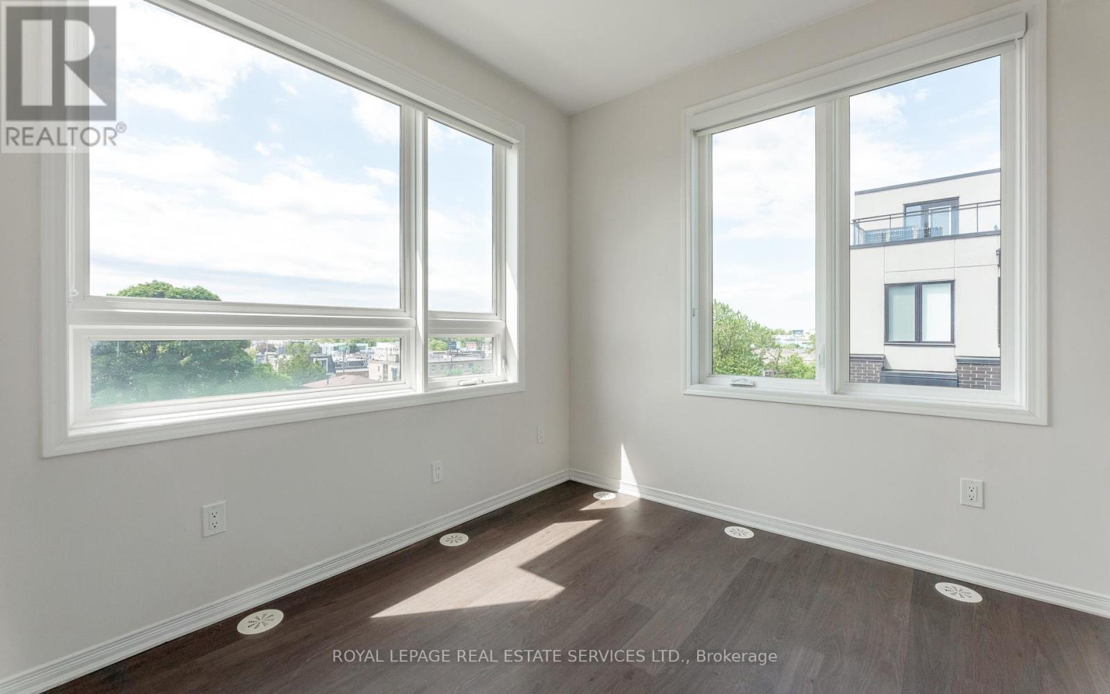 












302 - 1110 BRIAR HILL AVENUE

,
Toronto,




Ontario
M6B0A9

