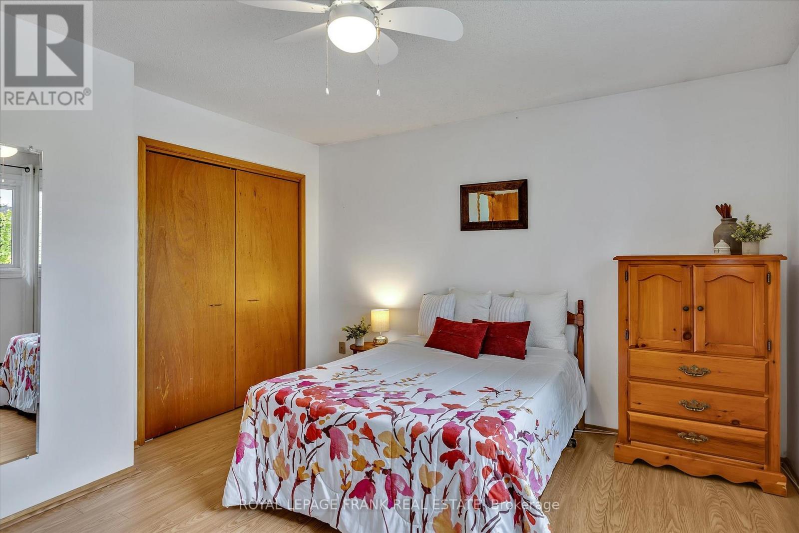 












201 - 2406 MOUNTLAND DRIVE

,
Peterborough West (Central),




Ontario
K9K2E1

