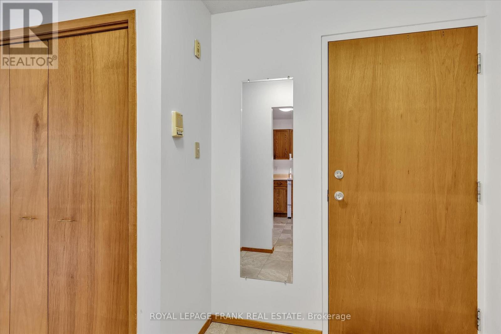 












201 - 2406 MOUNTLAND DRIVE

,
Peterborough West (Central),




Ontario
K9K2E1

