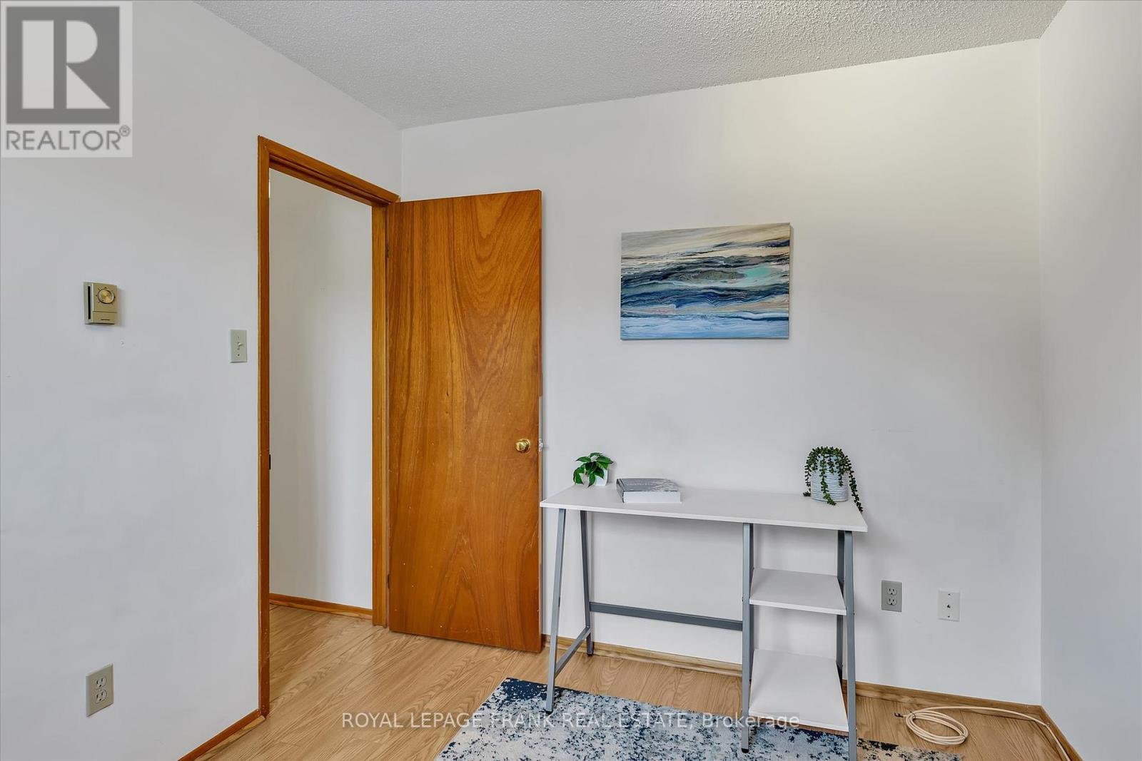 












201 - 2406 MOUNTLAND DRIVE

,
Peterborough West (Central),




Ontario
K9K2E1

