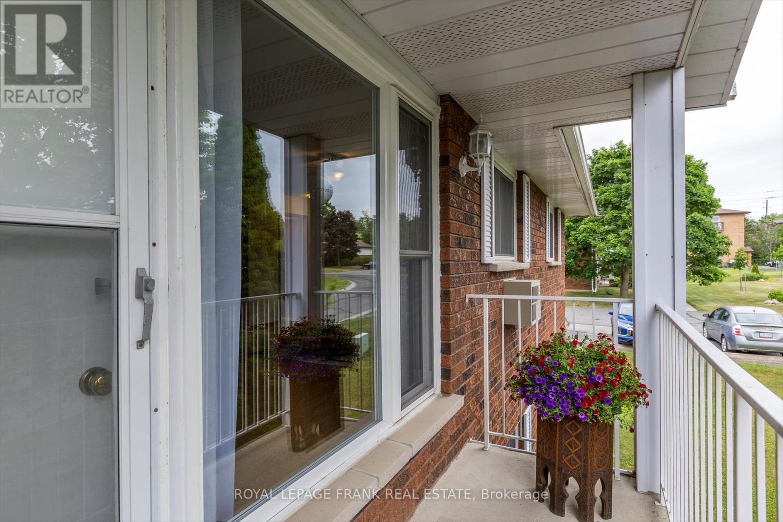 












201 - 2406 MOUNTLAND DRIVE

,
Peterborough West (Central),




Ontario
K9K2E1

