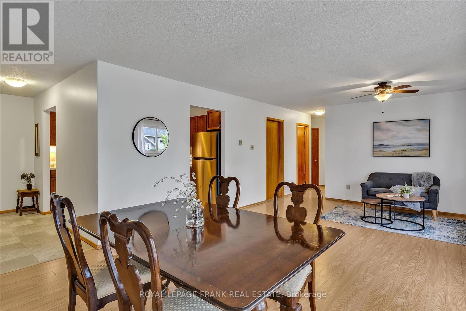 












201 - 2406 MOUNTLAND DRIVE

,
Peterborough West (Central),




Ontario
K9K2E1

