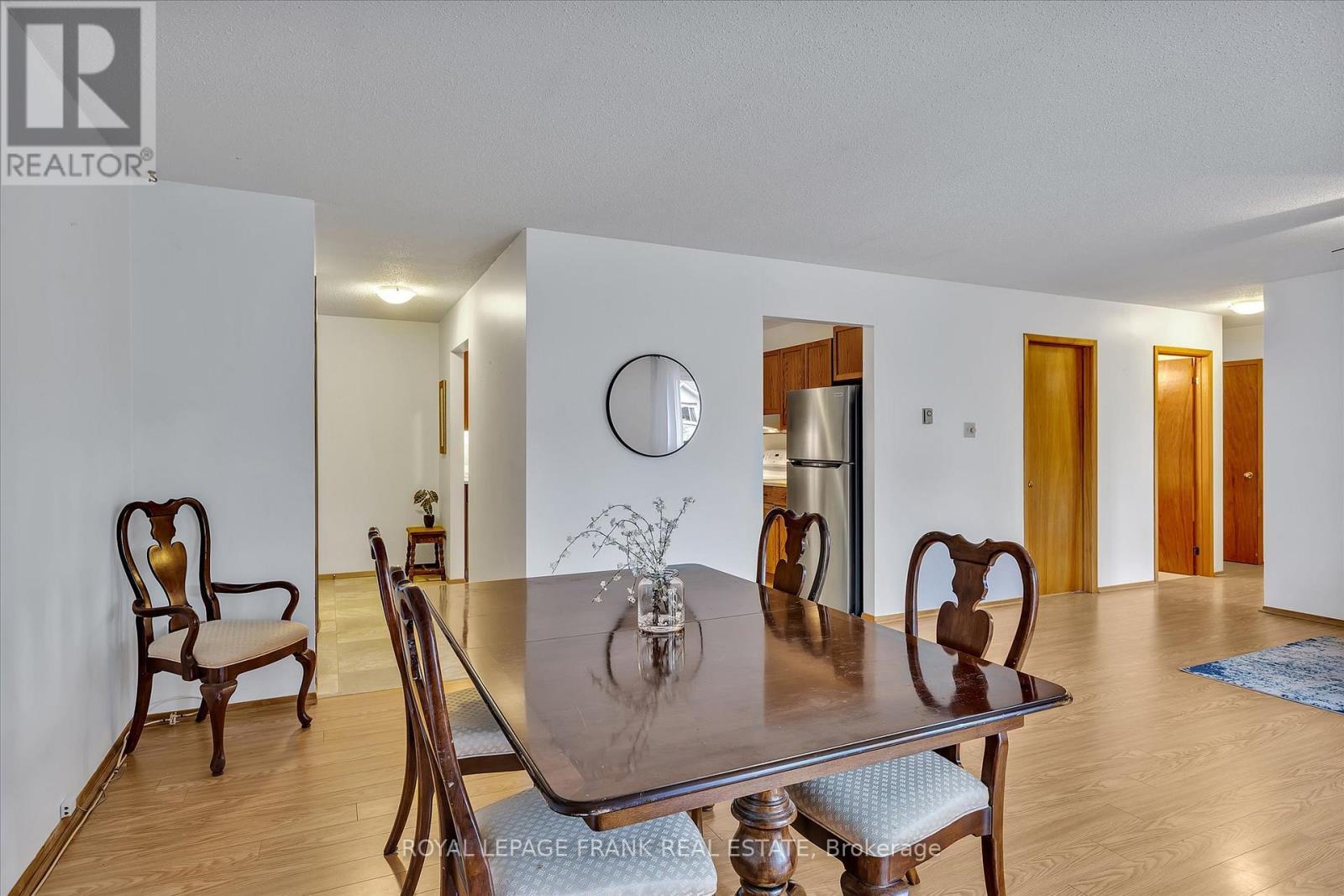 












201 - 2406 MOUNTLAND DRIVE

,
Peterborough West (Central),




Ontario
K9K2E1

