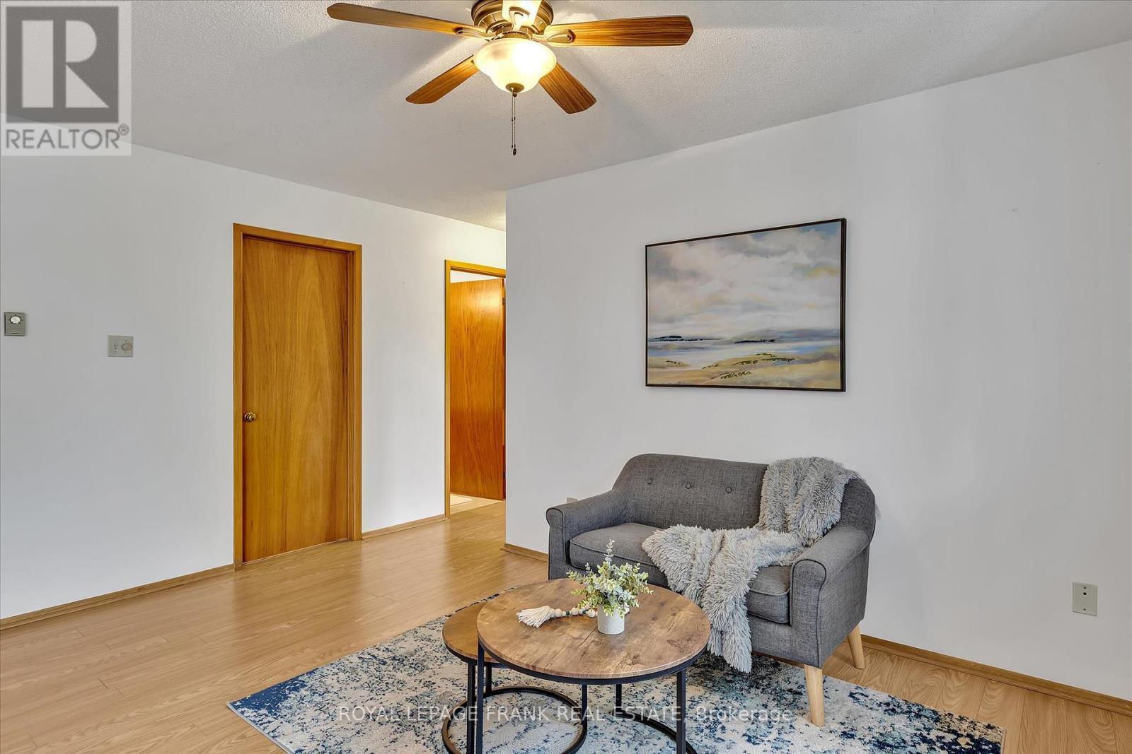 












201 - 2406 MOUNTLAND DRIVE

,
Peterborough West (Central),




Ontario
K9K2E1

