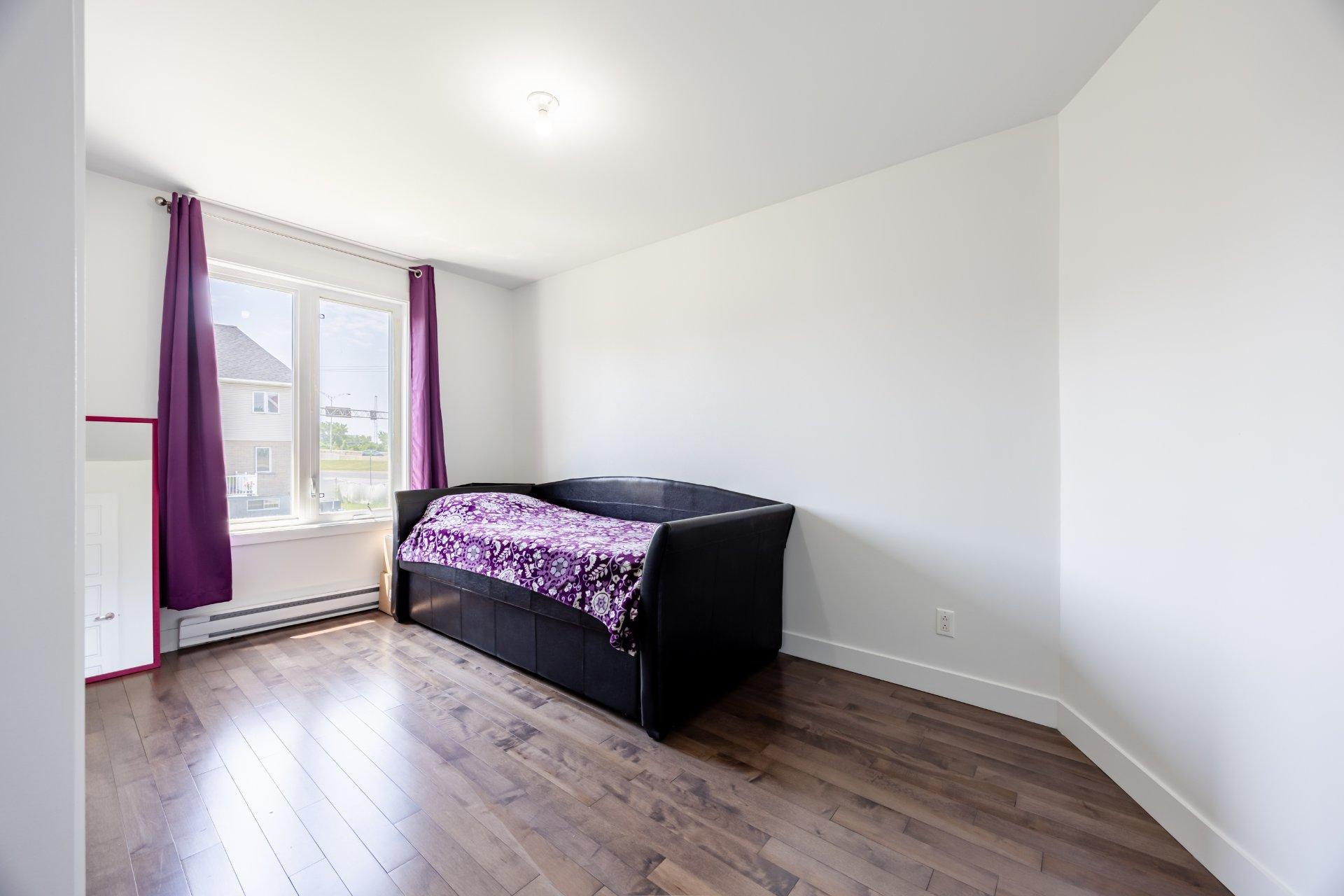 









407


Ch. des Prairies

,
Brossard,




QC
J4X1E5

