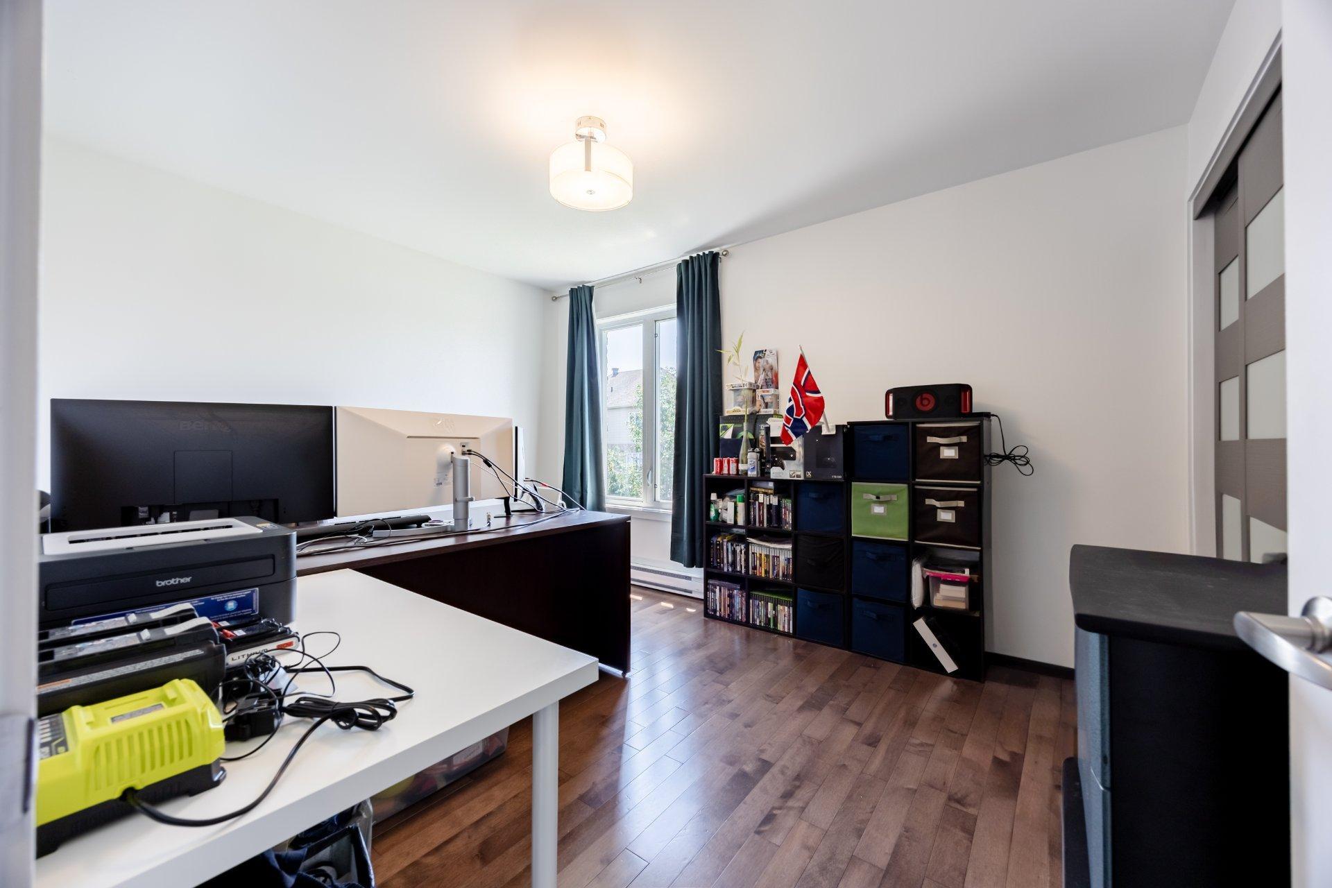 









407


Ch. des Prairies

,
Brossard,




QC
J4X1E5

