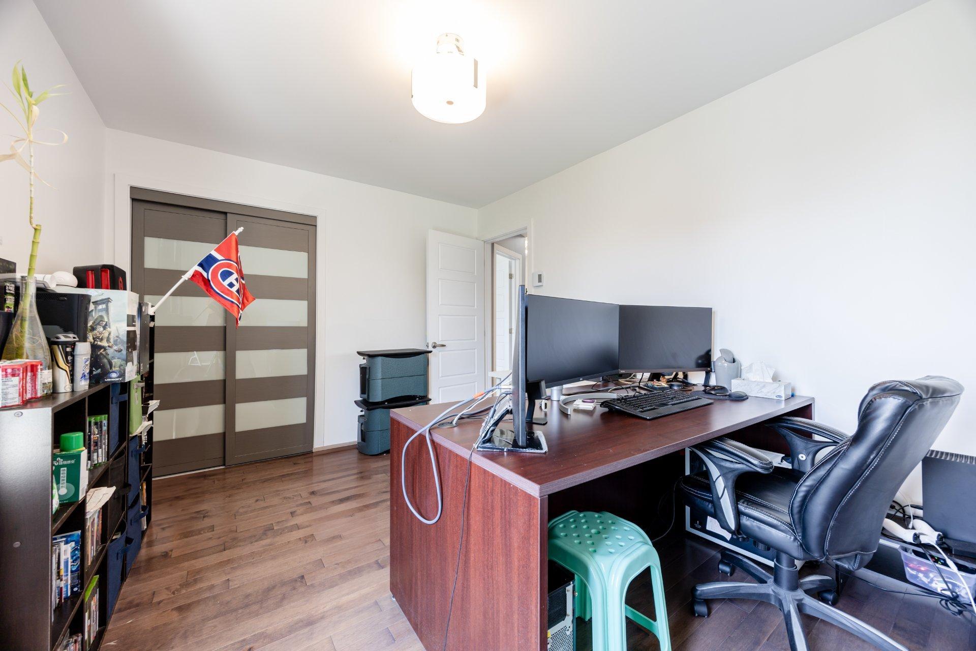 









407


Ch. des Prairies

,
Brossard,




QC
J4X1E5

