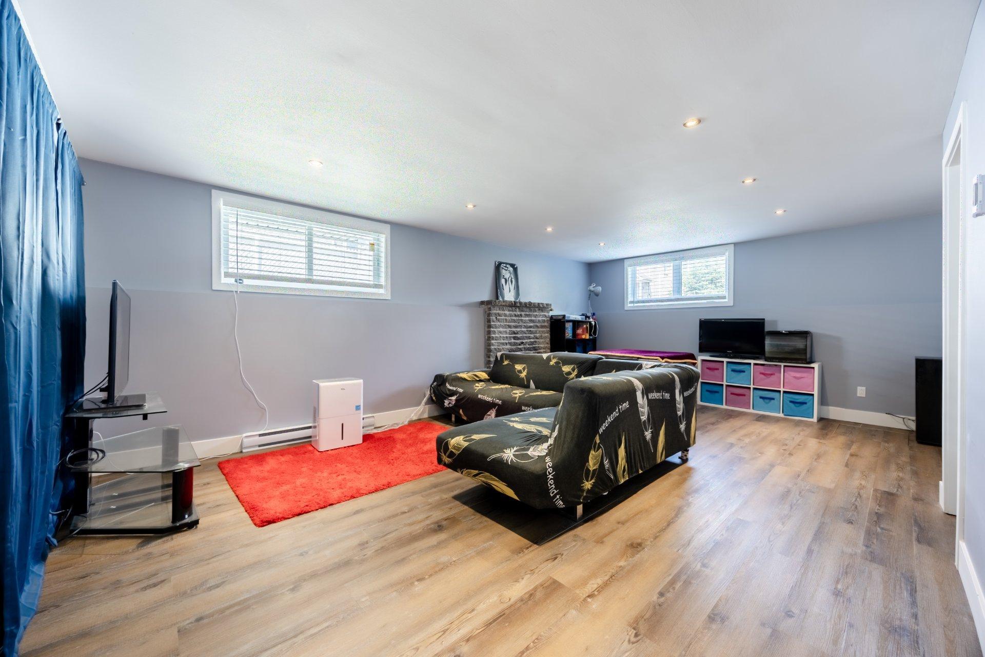 









407


Ch. des Prairies

,
Brossard,




QC
J4X1E5

