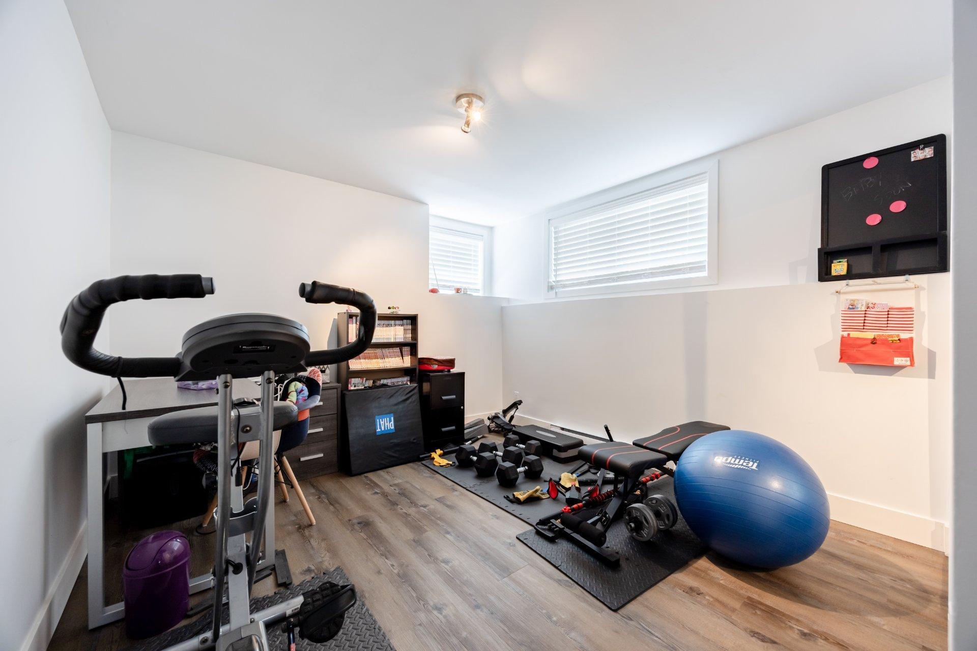 









407


Ch. des Prairies

,
Brossard,




QC
J4X1E5

