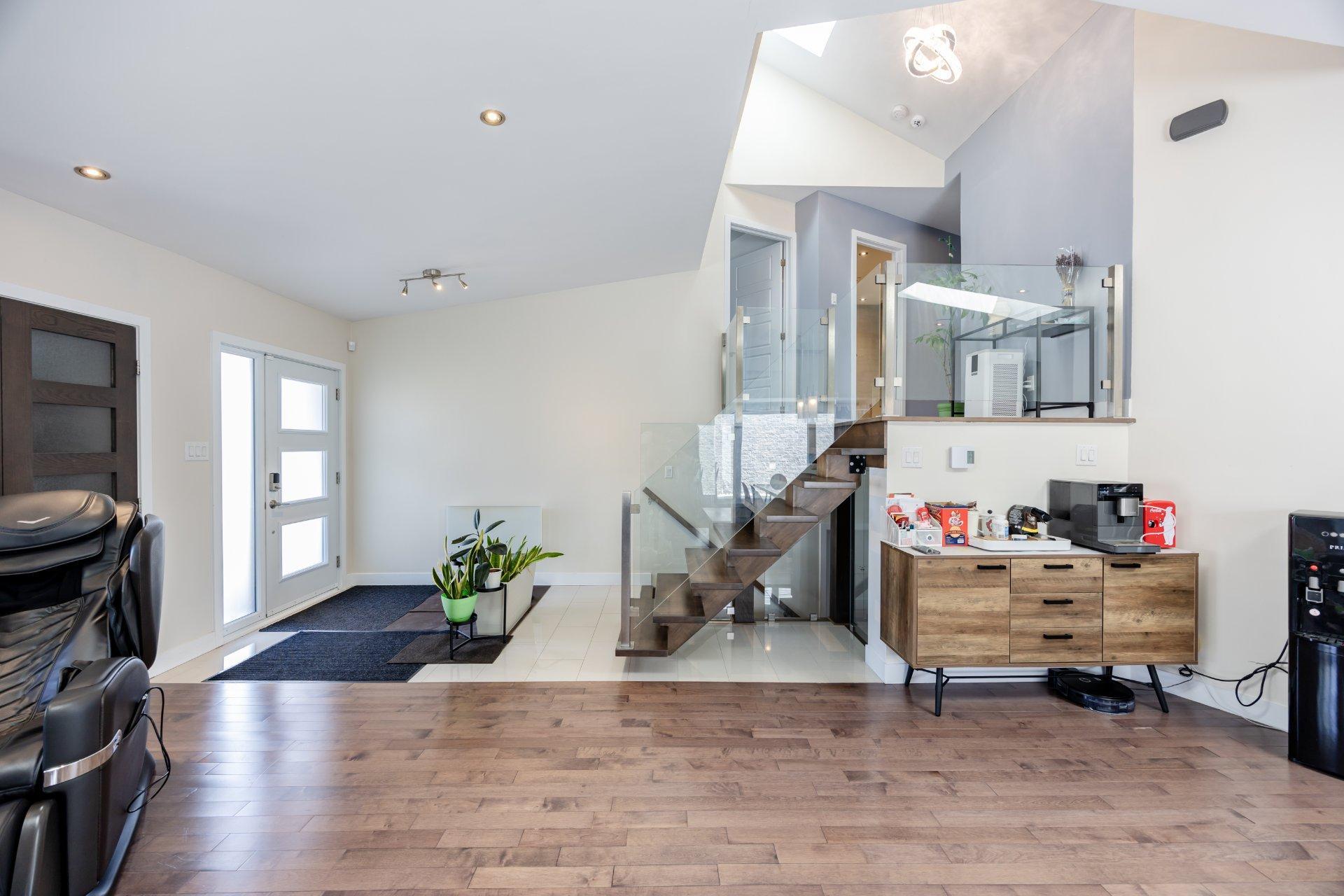 









407


Ch. des Prairies

,
Brossard,




QC
J4X1E5

