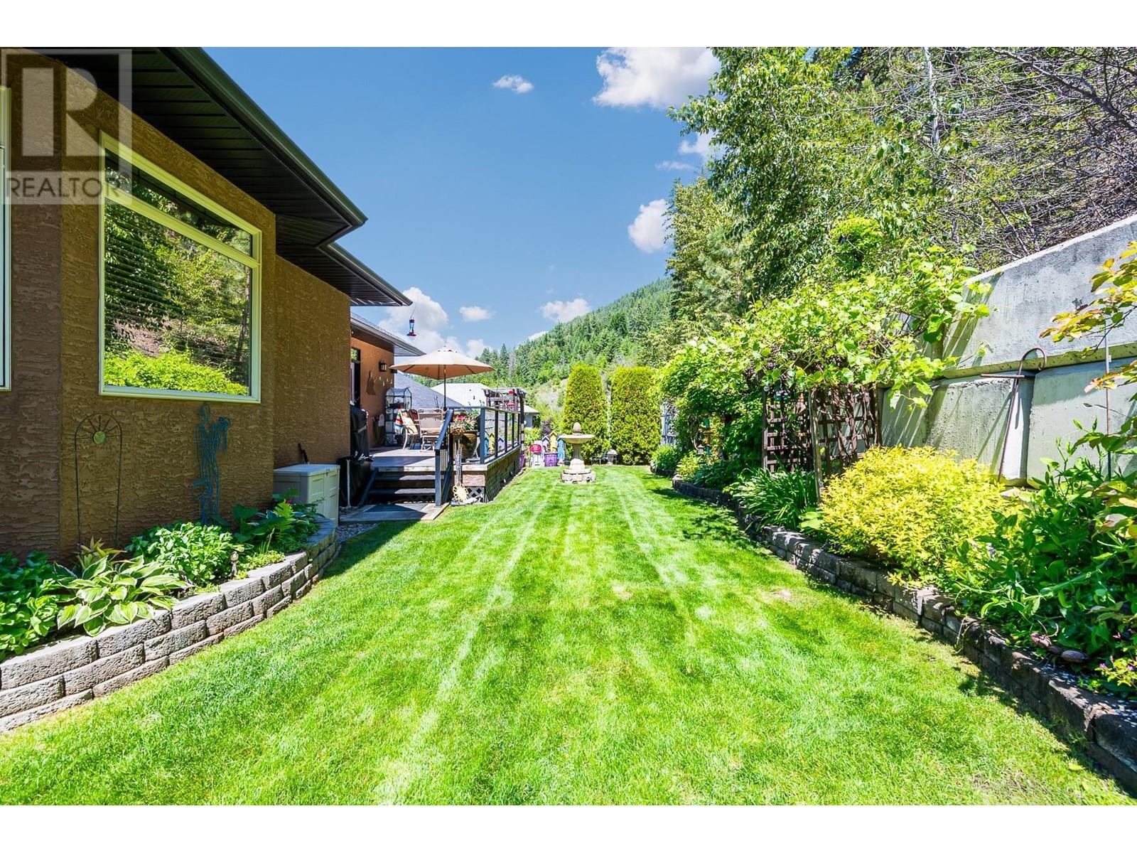 












420 20th Avenue N Unit# 18

,
Creston,




British Columbia
V0B1G5

