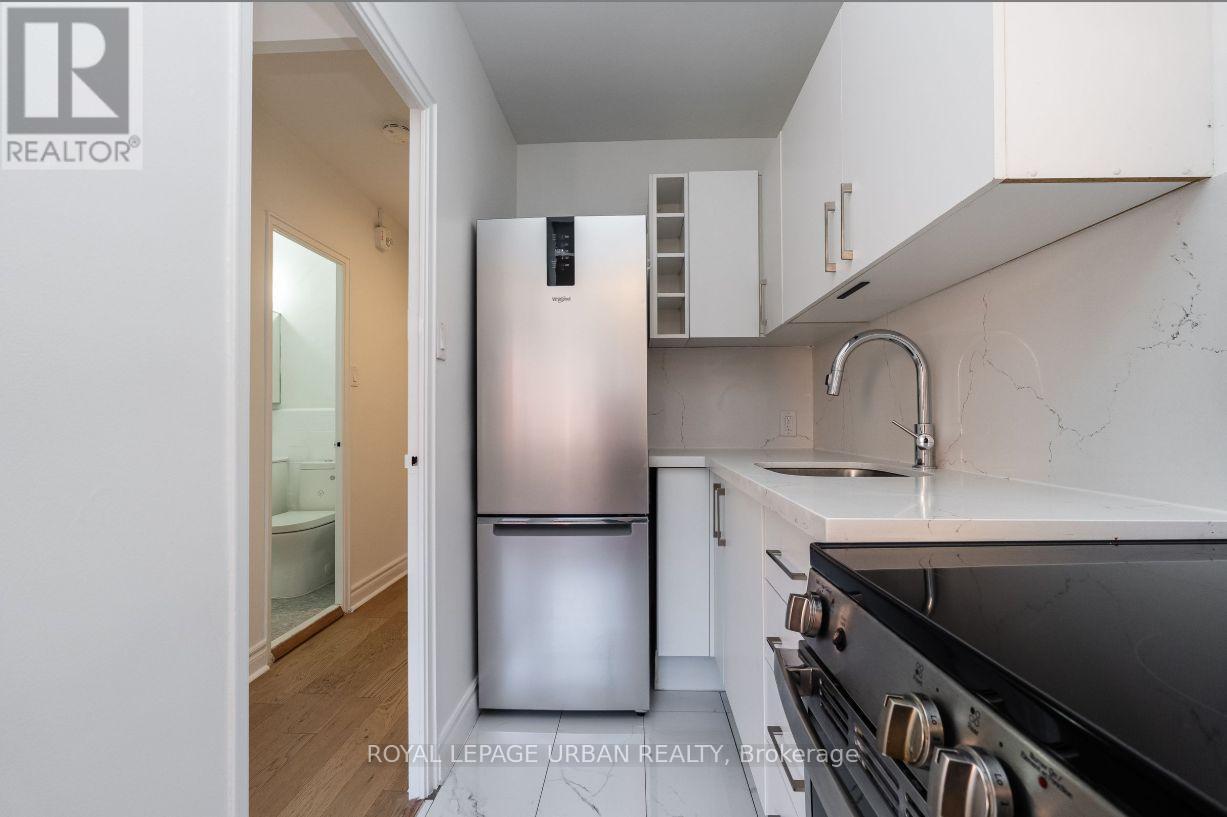 












103 - 55 HENDRICK AVENUE

,
Toronto,




Ontario
M6G3S4

