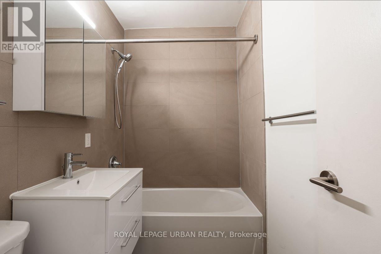 












103 - 55 HENDRICK AVENUE

,
Toronto,




Ontario
M6G3S4

