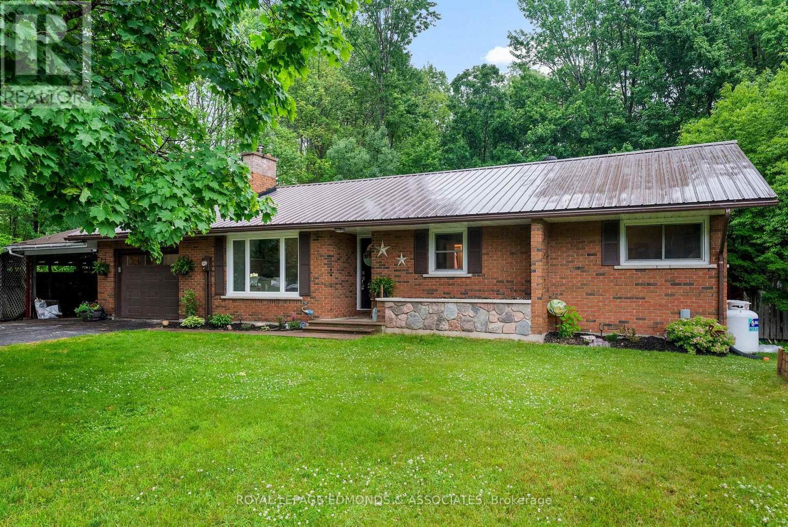 












3624 B LINE ROAD

,
Laurentian Valley,




Ontario
K8A6W7

