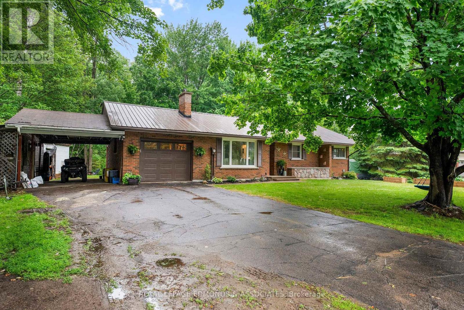 












3624 B LINE ROAD

,
Laurentian Valley,




Ontario
K8A6W7

