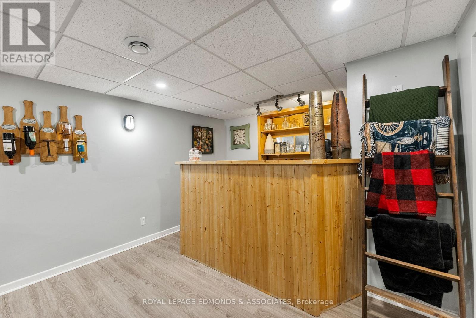 












3624 B LINE ROAD

,
Laurentian Valley,




Ontario
K8A6W7

