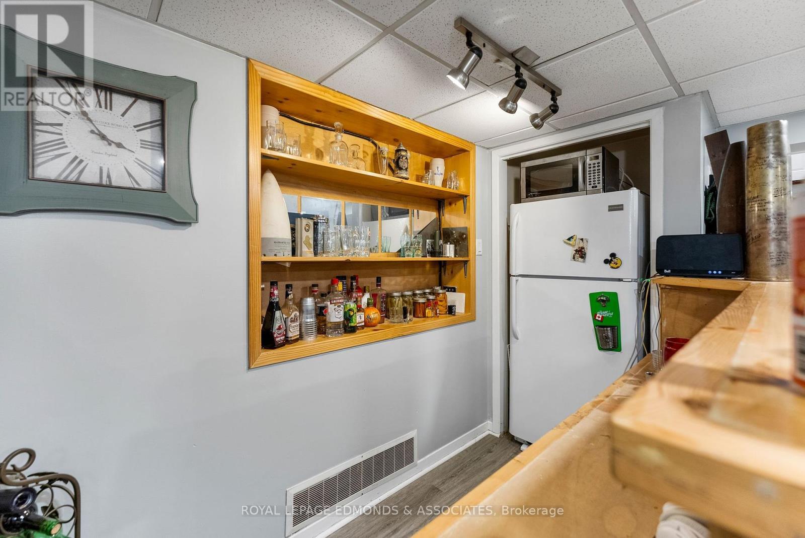 












3624 B LINE ROAD

,
Laurentian Valley,




Ontario
K8A6W7

