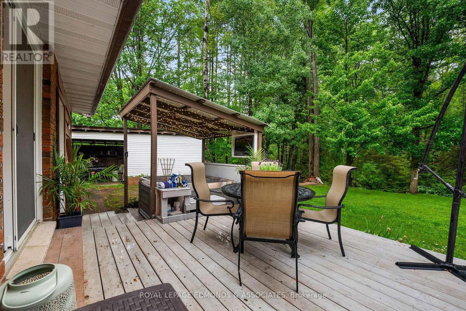 












3624 B LINE ROAD

,
Laurentian Valley,




Ontario
K8A6W7

