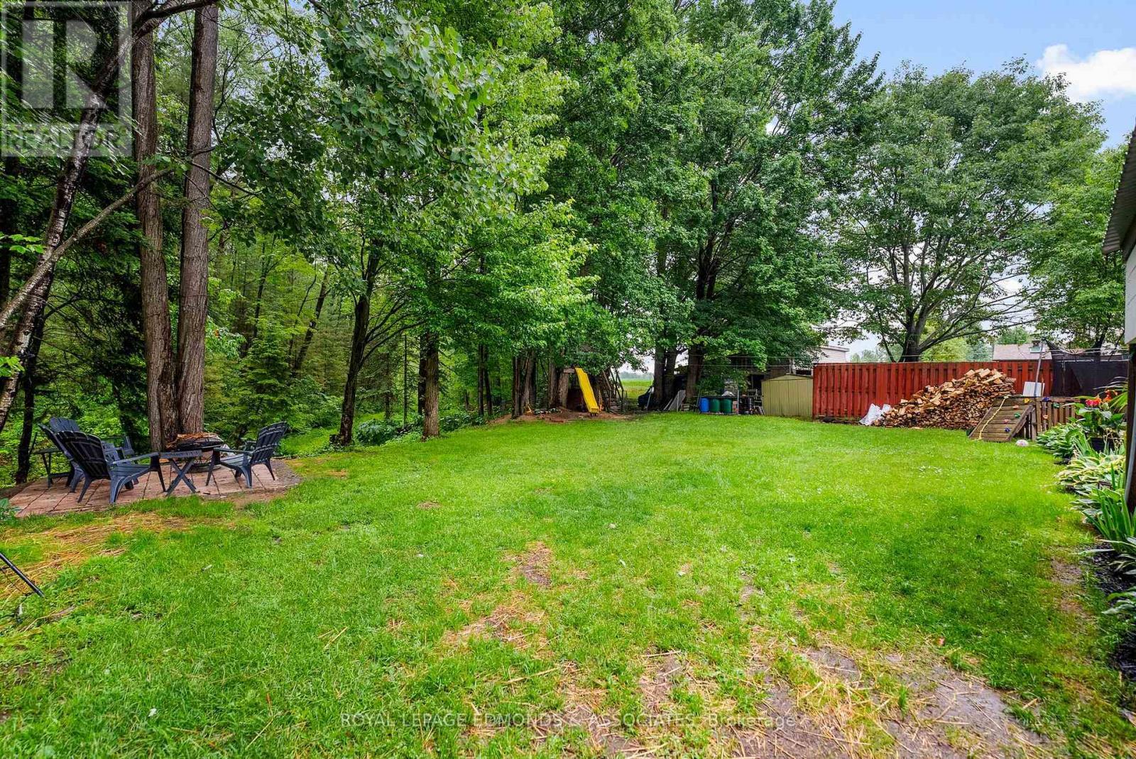 












3624 B LINE ROAD

,
Laurentian Valley,




Ontario
K8A6W7

