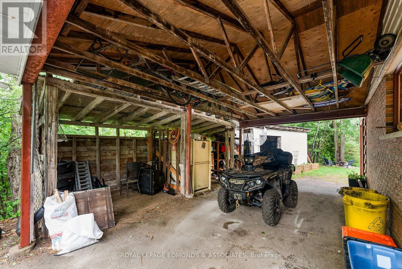 












3624 B LINE ROAD

,
Laurentian Valley,




Ontario
K8A6W7


