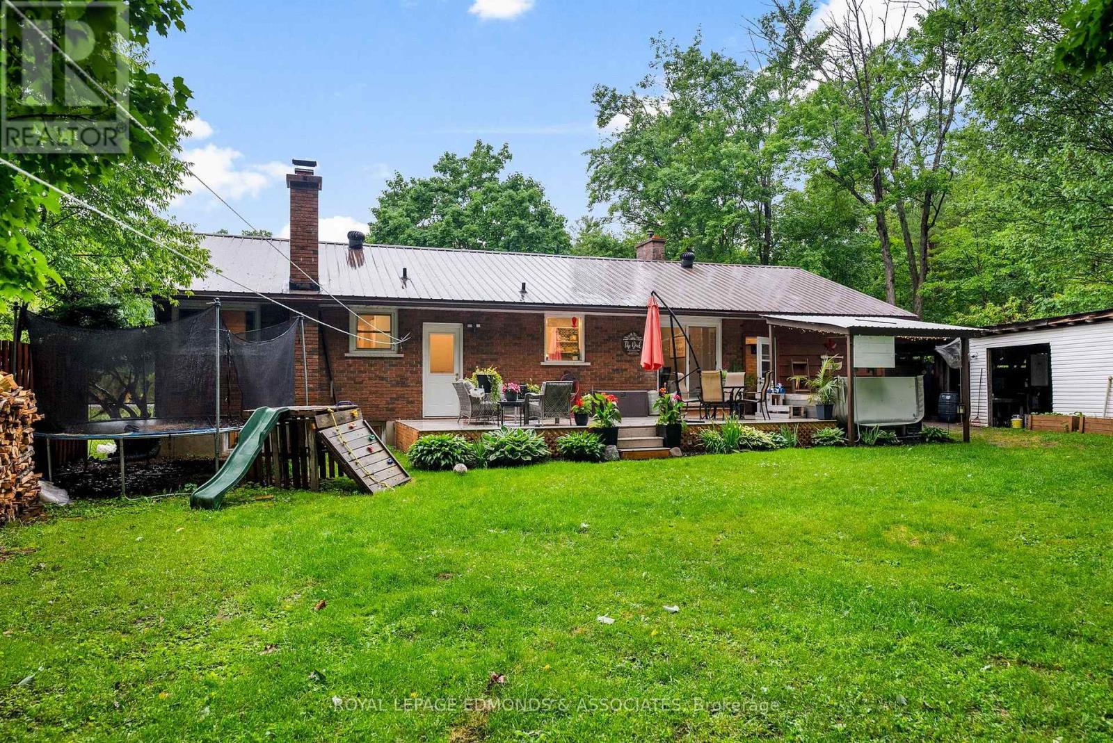 












3624 B LINE ROAD

,
Laurentian Valley,




Ontario
K8A6W7

