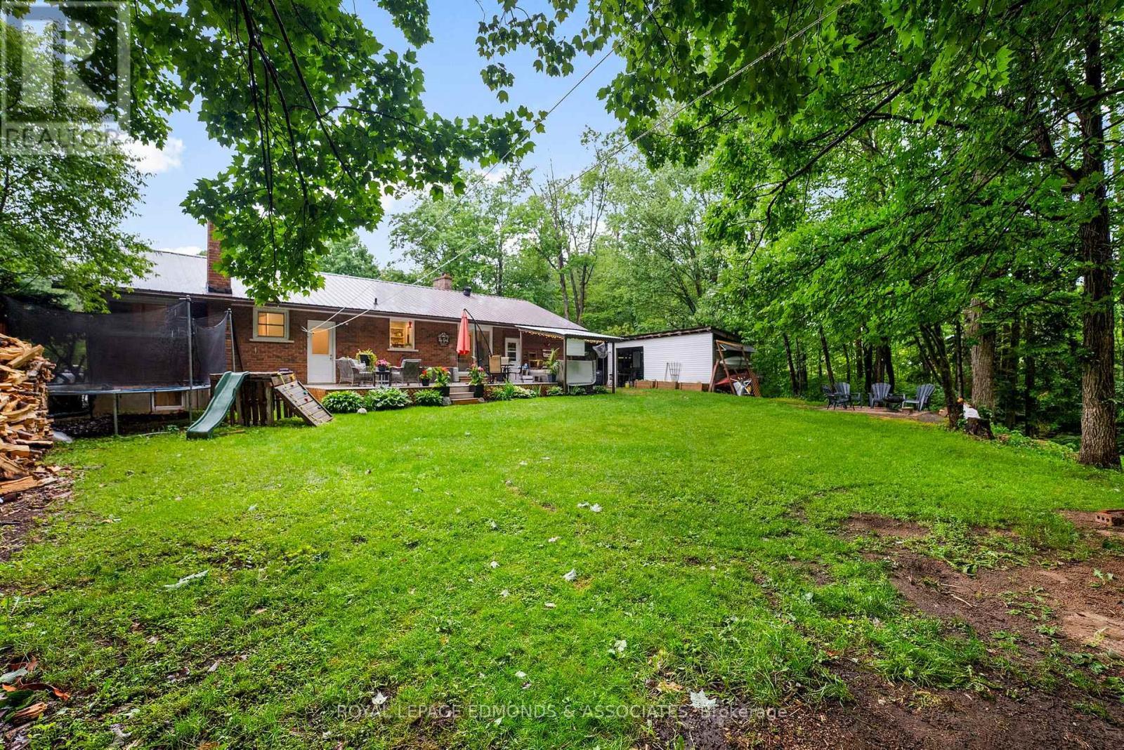 












3624 B LINE ROAD

,
Laurentian Valley,




Ontario
K8A6W7

