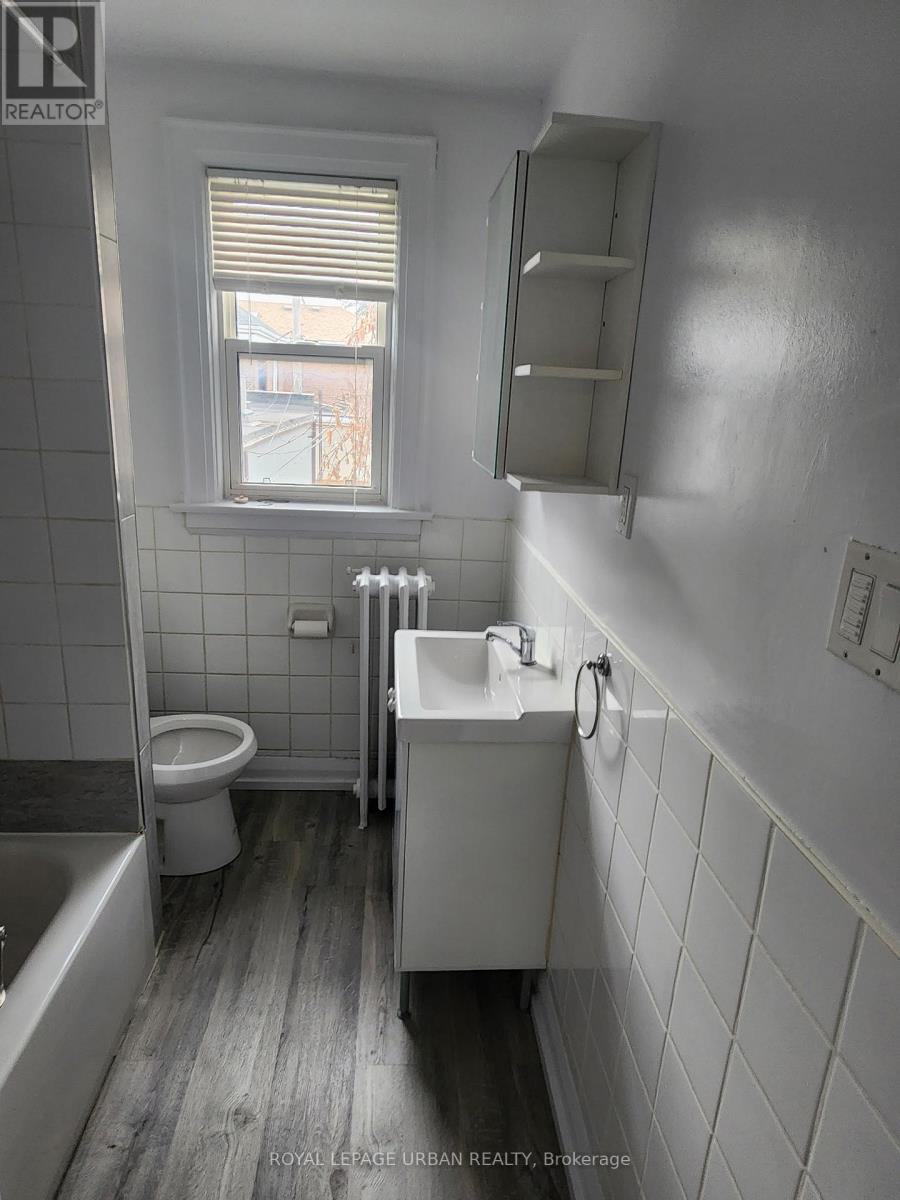 












UPPER - 132A O'CONNOR DRIVE

,
Toronto,




Ontario
M4J2S4

