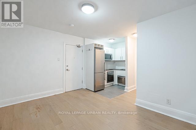 












5 - 145 ARLINGTON AVENUE

,
Toronto,




Ontario
M6C2Z3

