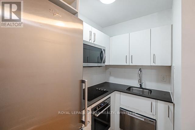 












5 - 145 ARLINGTON AVENUE

,
Toronto,




Ontario
M6C2Z3

