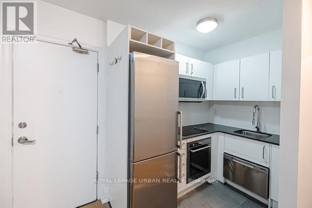 












5 - 145 ARLINGTON AVENUE

,
Toronto,




Ontario
M6C2Z3

