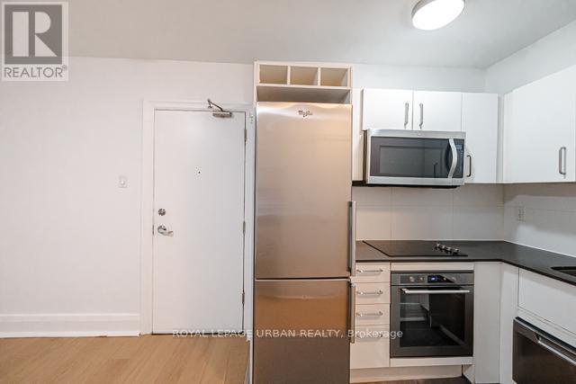 












5 - 145 ARLINGTON AVENUE

,
Toronto,




Ontario
M6C2Z3


