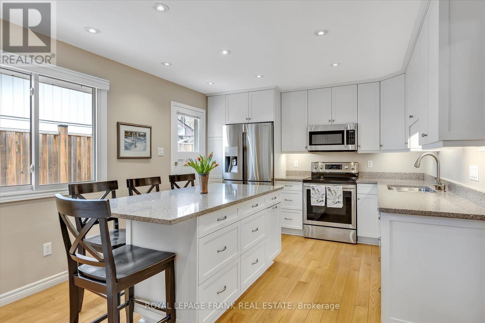 












1690 PINEHILL DRIVE

,
Peterborough West (North),




Ontario
K9J7G4

