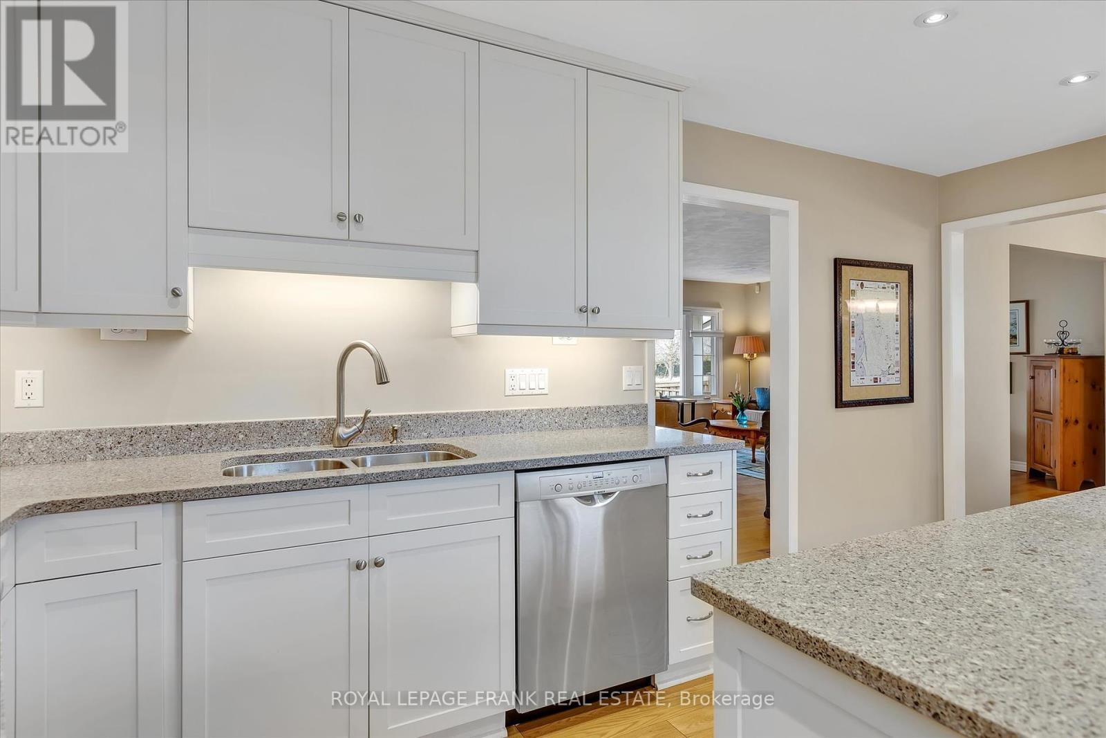 












1690 PINEHILL DRIVE

,
Peterborough West (North),




Ontario
K9J7G4

