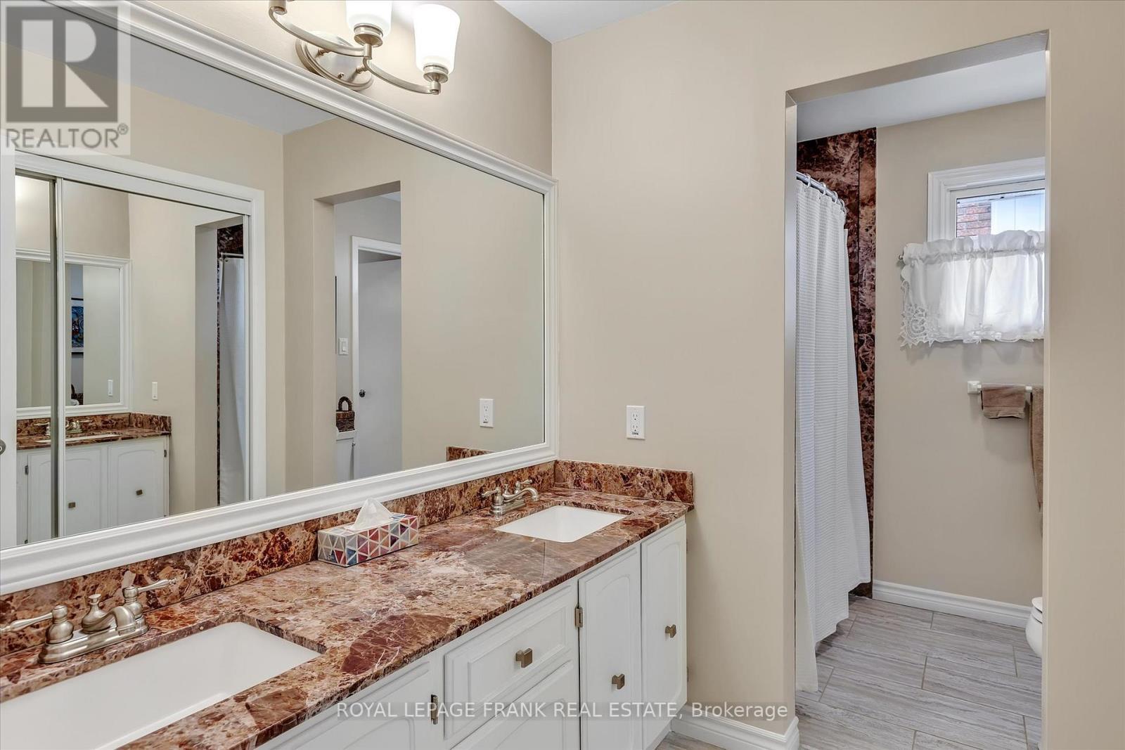 












1690 PINEHILL DRIVE

,
Peterborough West (North),




Ontario
K9J7G4

