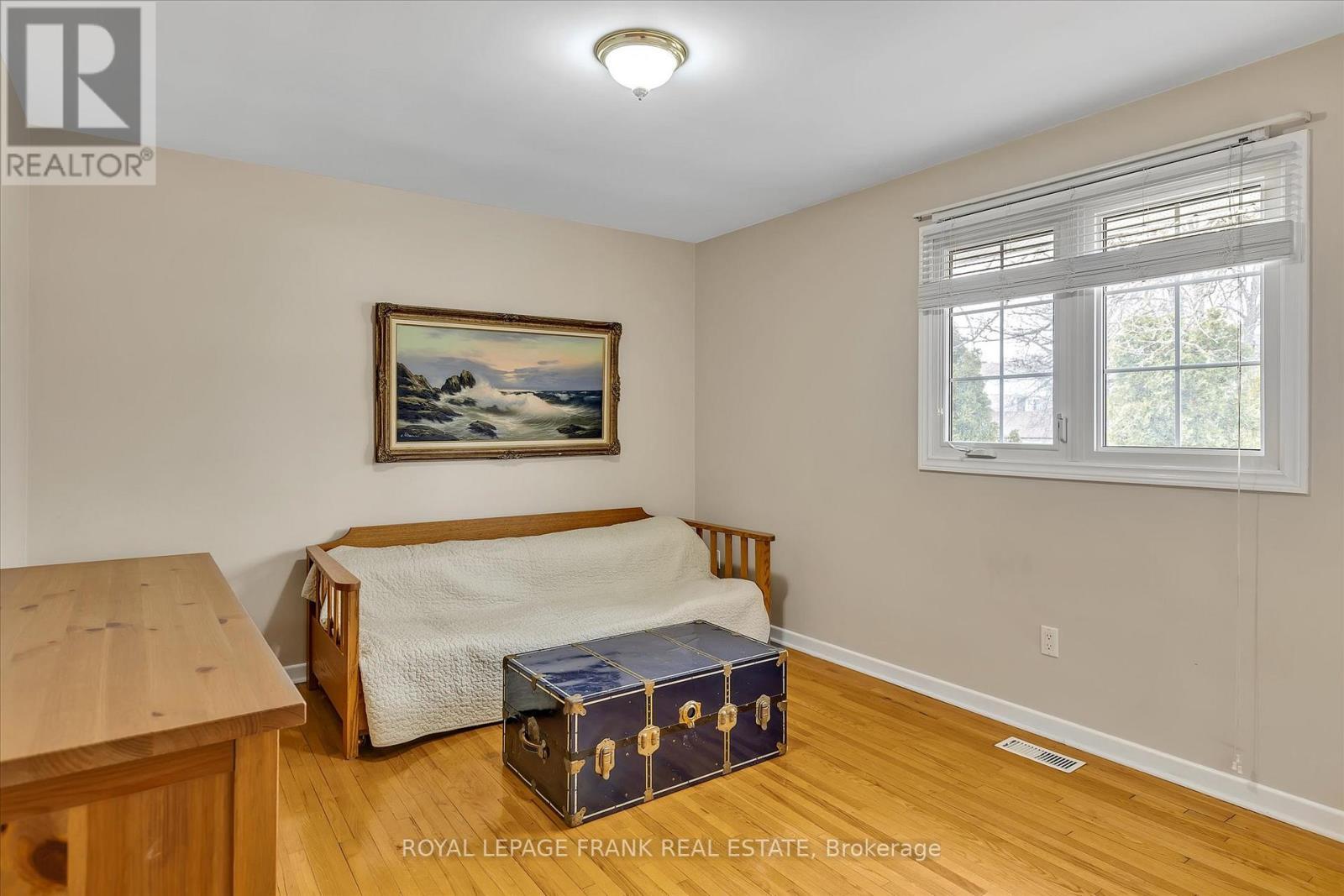 












1690 PINEHILL DRIVE

,
Peterborough West (North),




Ontario
K9J7G4

