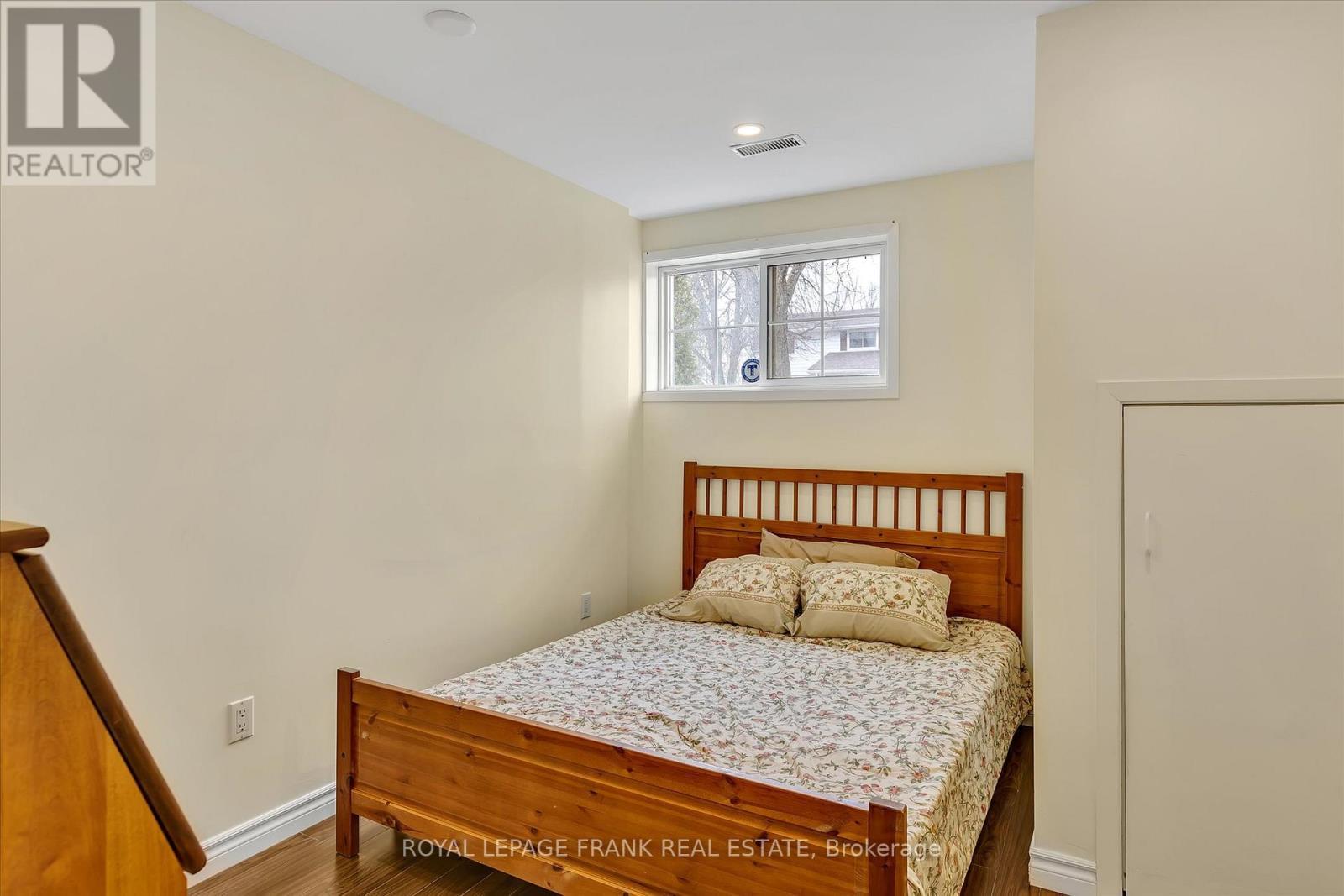 












1690 PINEHILL DRIVE

,
Peterborough West (North),




Ontario
K9J7G4

