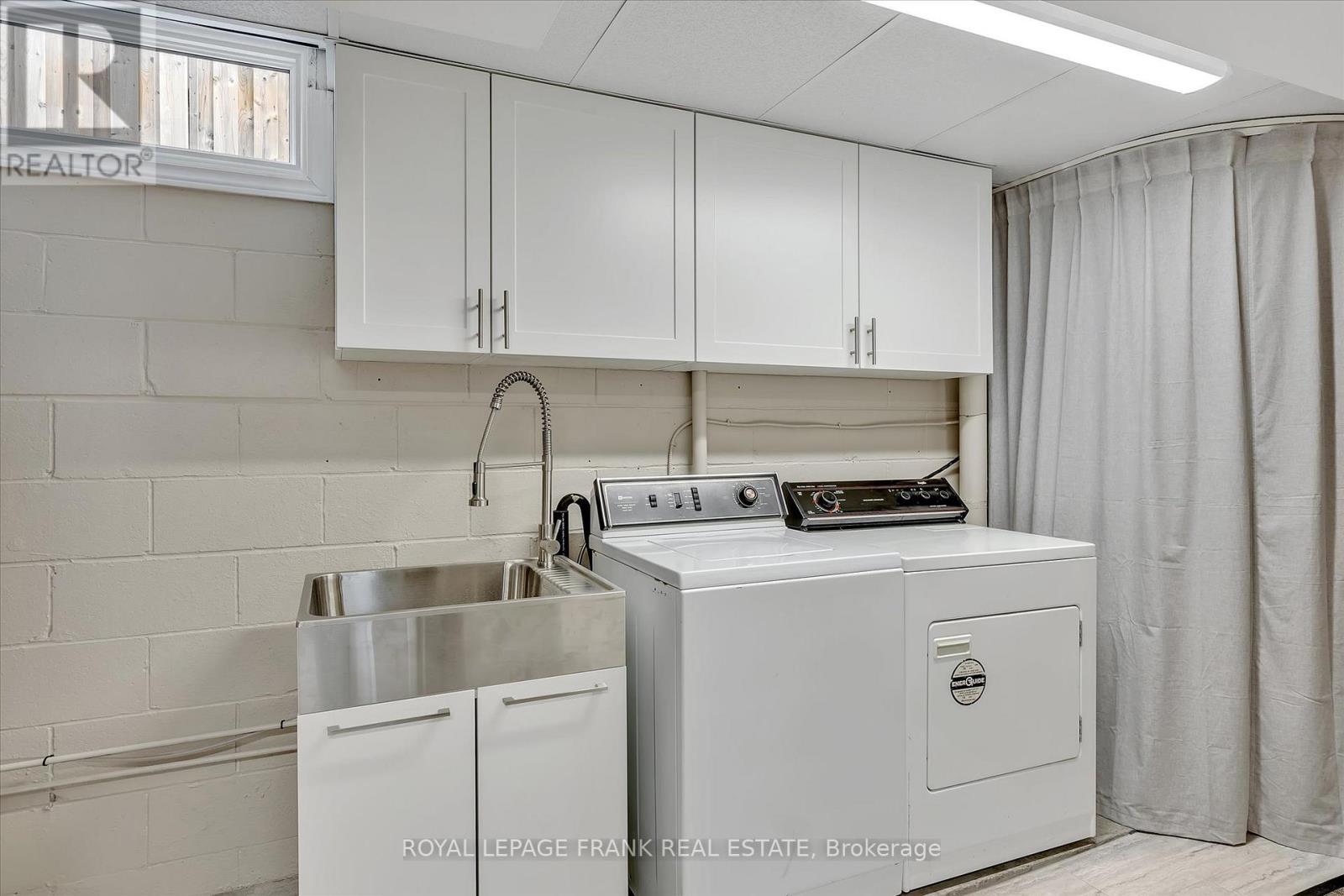 












1690 PINEHILL DRIVE

,
Peterborough West (North),




Ontario
K9J7G4

