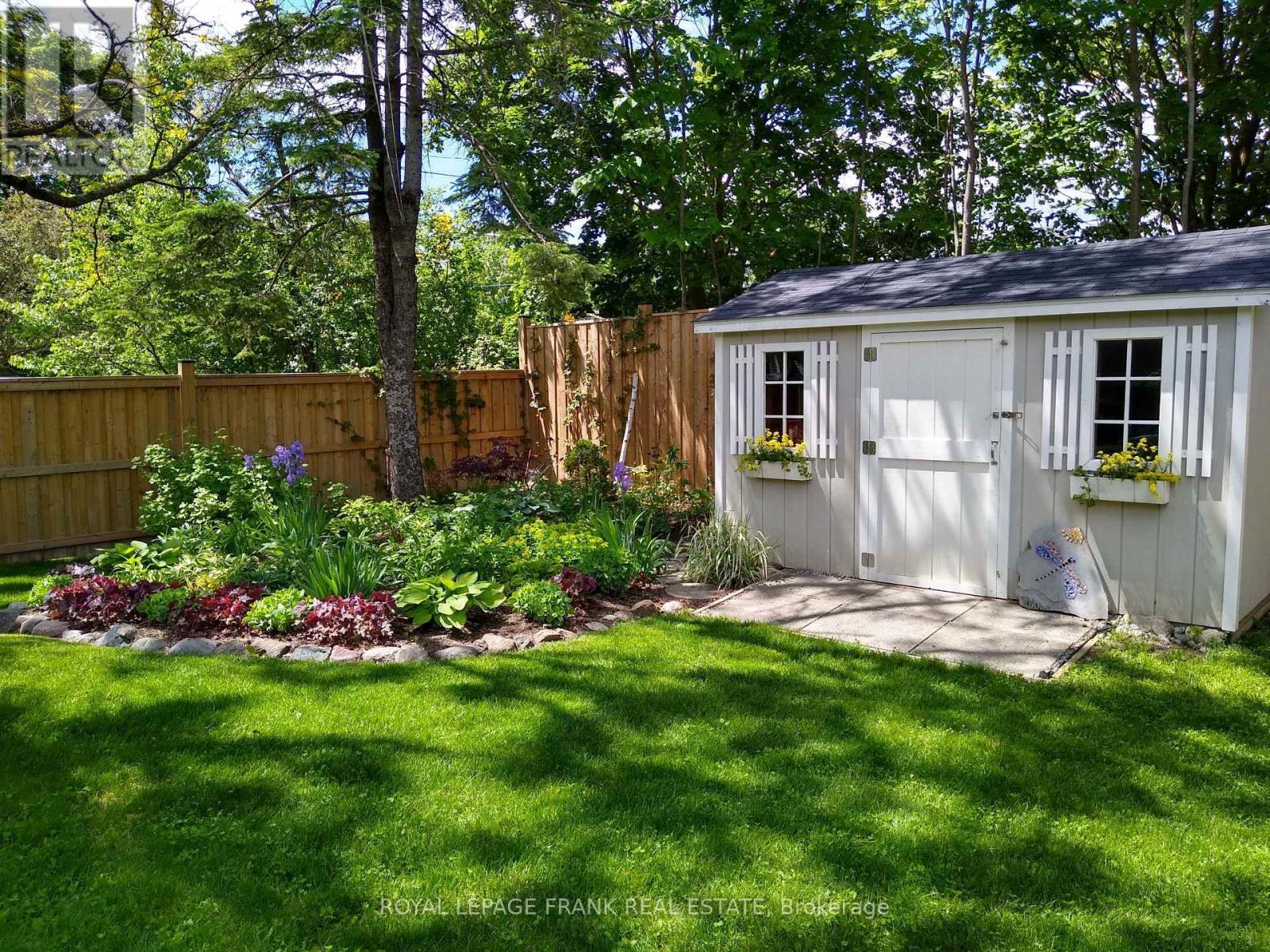 












1690 PINEHILL DRIVE

,
Peterborough West (North),




Ontario
K9J7G4


