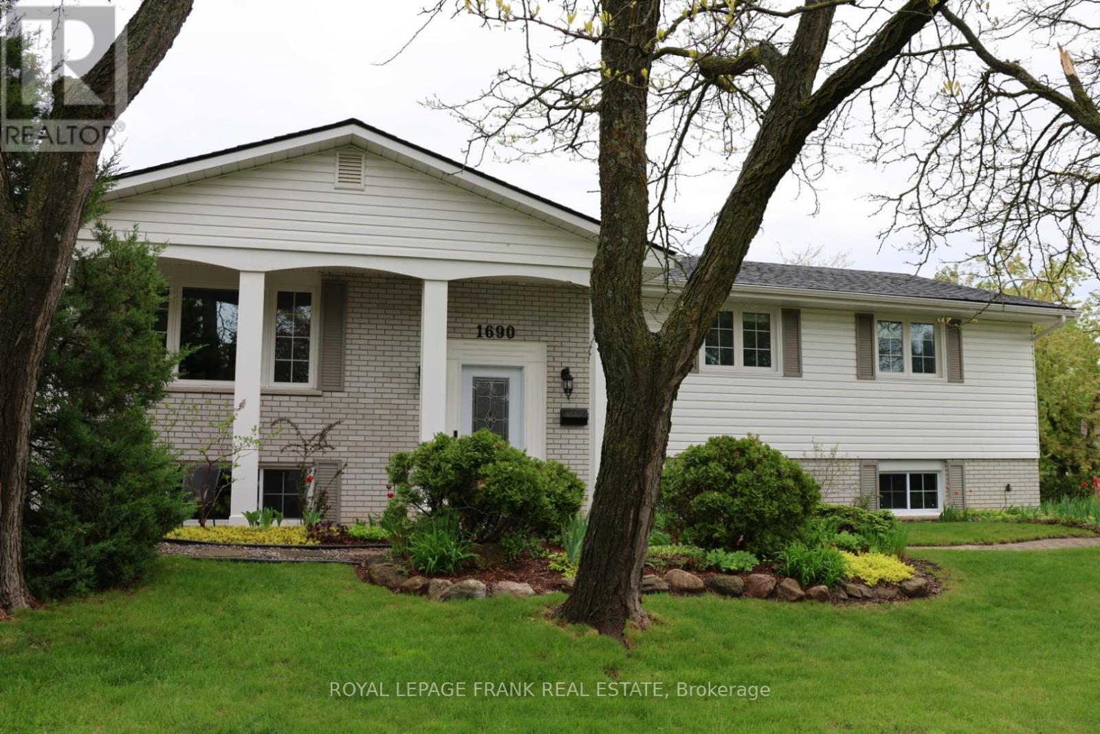 












1690 PINEHILL DRIVE

,
Peterborough West (North),




Ontario
K9J7G4

